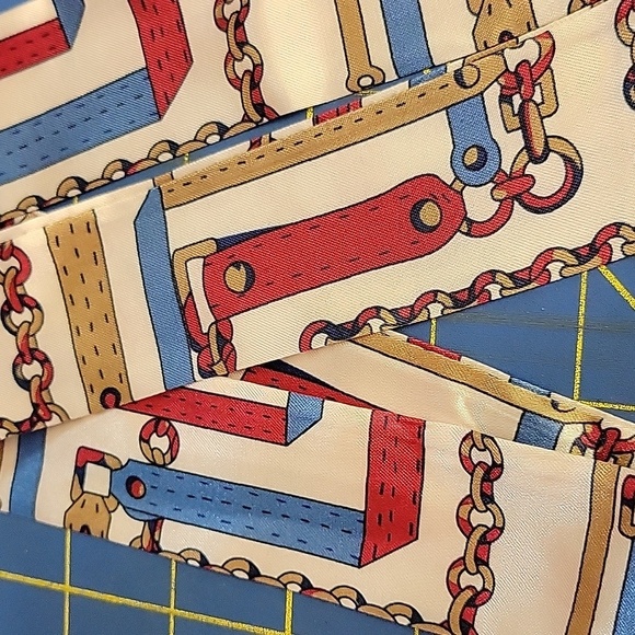 Straps & Chain Print Head Purse Neck Twilly 32" Scarf - Picture 2 of 2